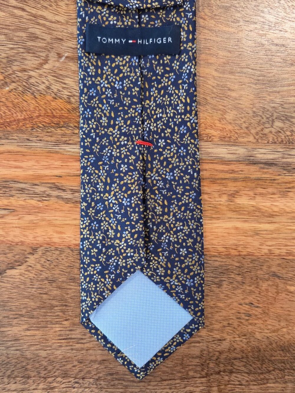 Tommy Hilfiger Men's Blue and Yellow Ditsy Floral Silk Tie (3")